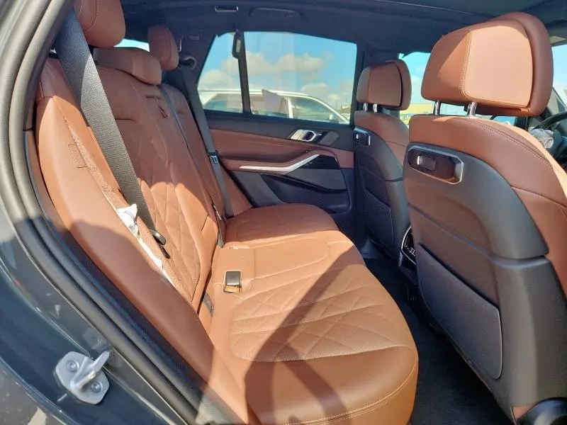 2025 BMW X5 XDRIVE50E  