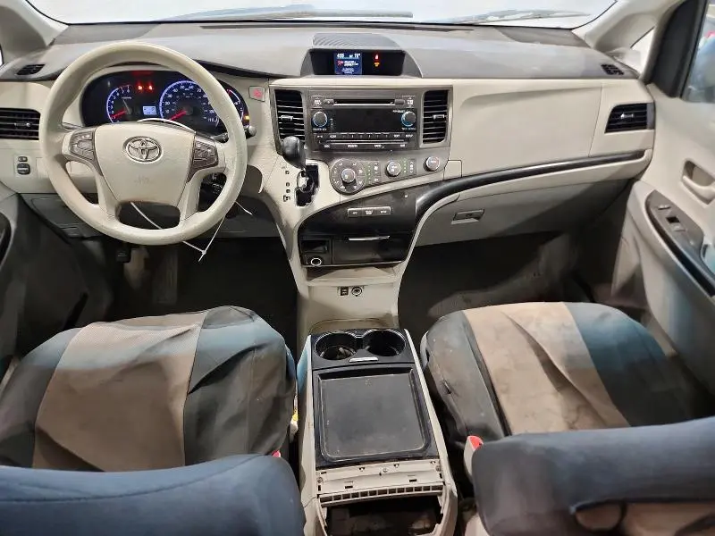 2011 TOYOTA SIENNA LE  