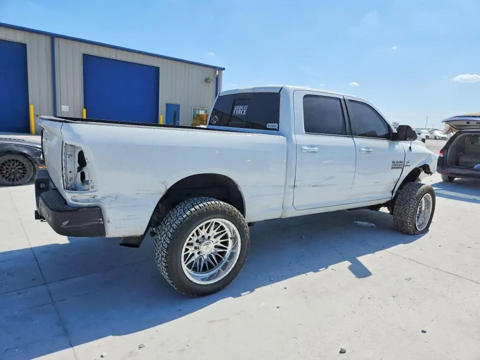 2016 RAM 2500 SLT  