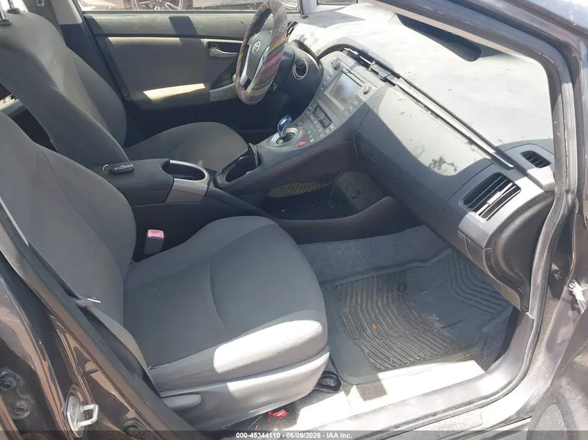 2013 TOYOTA PRIUS FIVE/FOUR/THREE/THREE SE/TWO