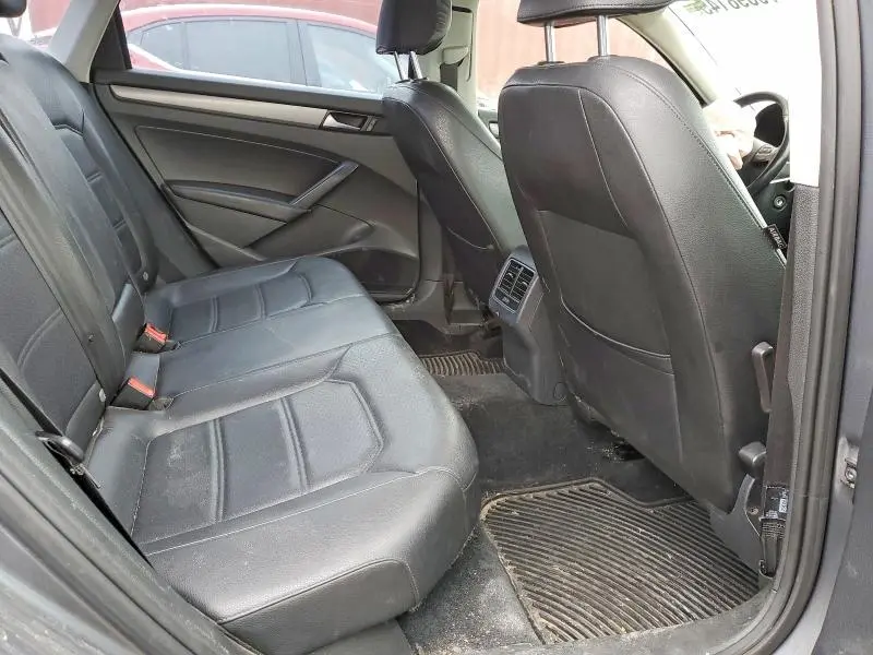 2014 VOLKSWAGEN PASSAT SE  