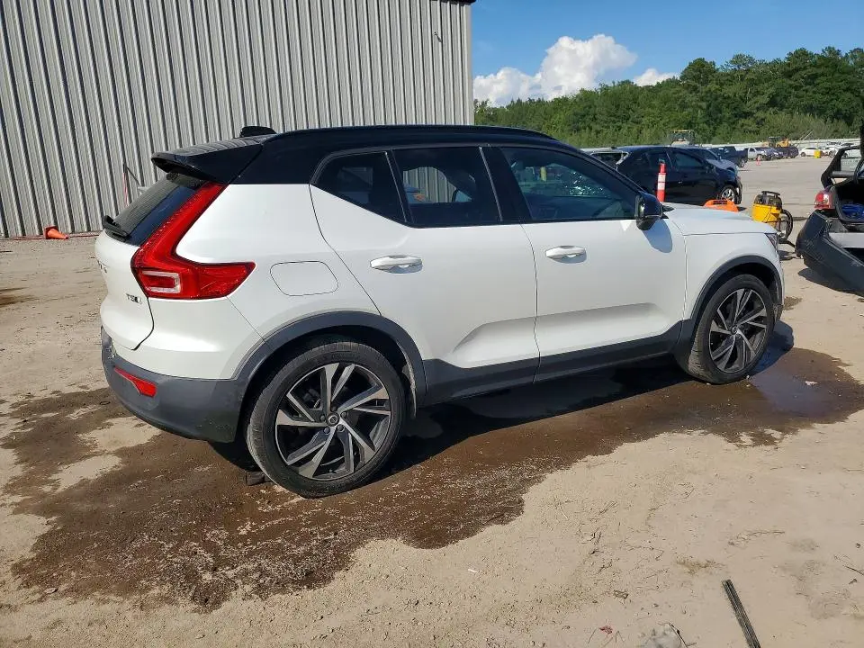 2021 VOLVO XC40 T5 R-DESIGN  