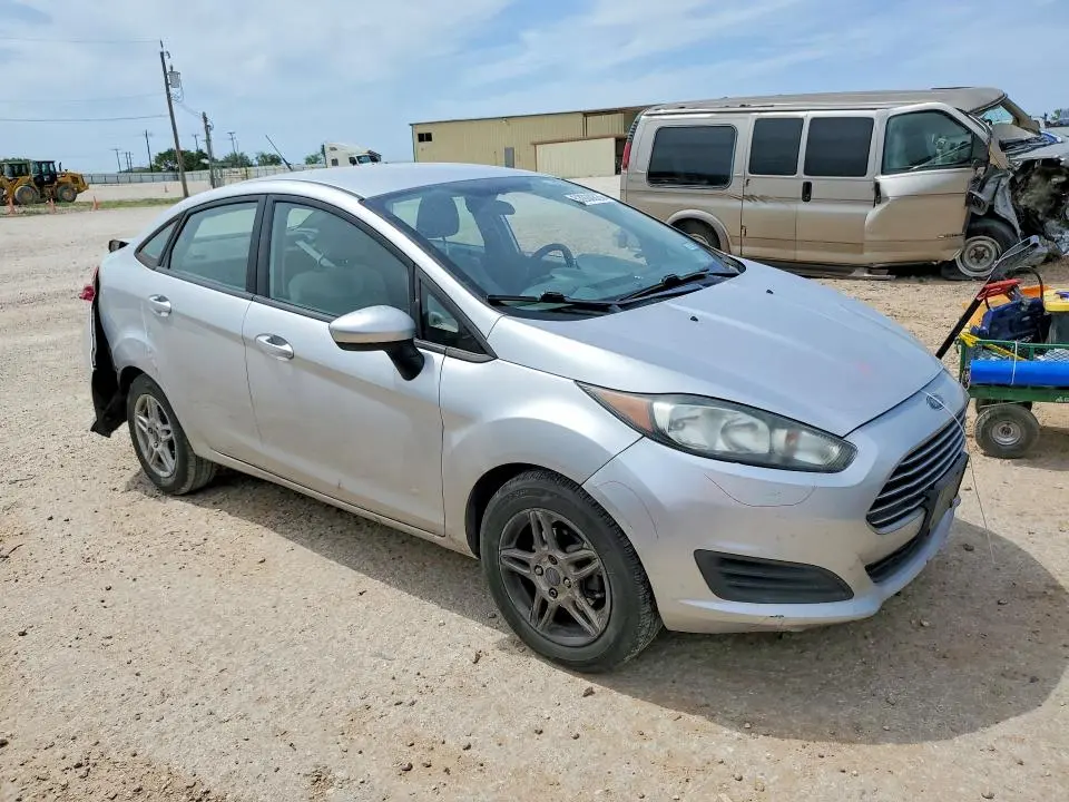 2018 FORD FIESTA SE  