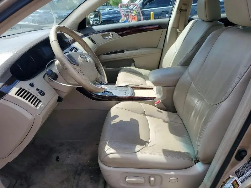 2010 TOYOTA AVALON XLS  