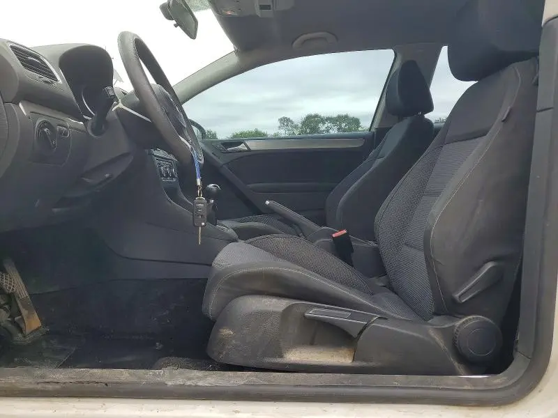 2011 VOLKSWAGEN GOLF   