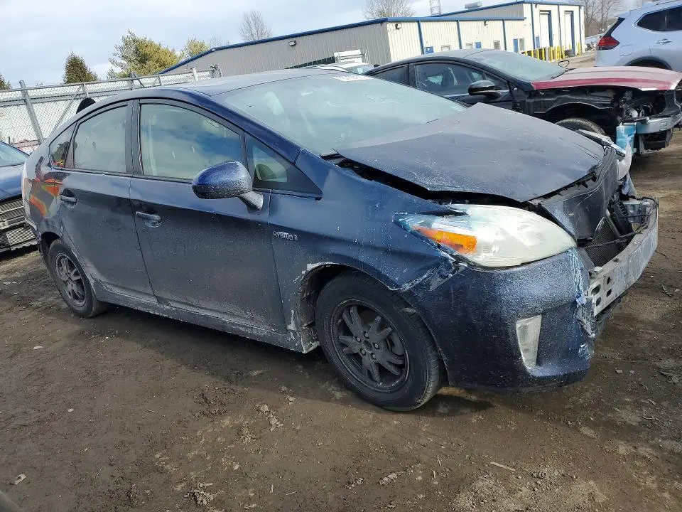 2015 TOYOTA PRIUS   