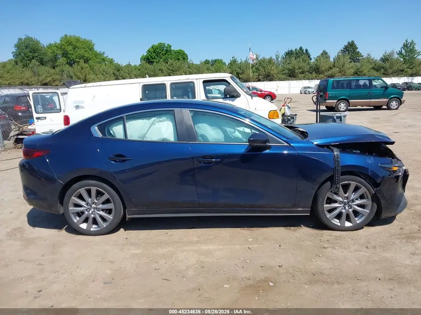 2022 MAZDA MAZDA3 SELECT