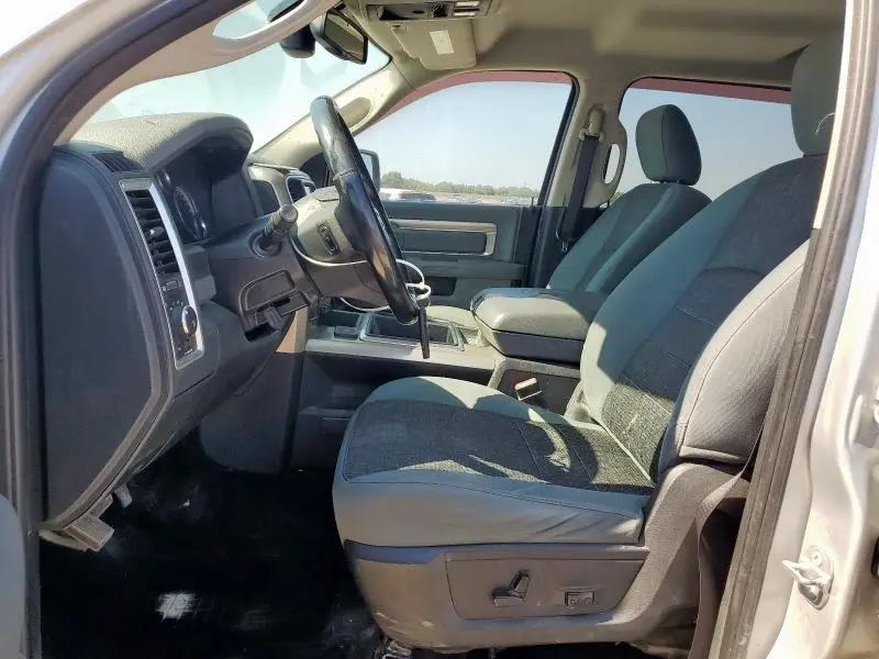 2015 RAM 1500 SLT