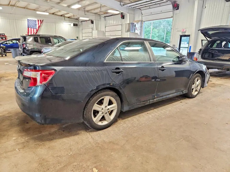 2014 TOYOTA CAMRY SE  