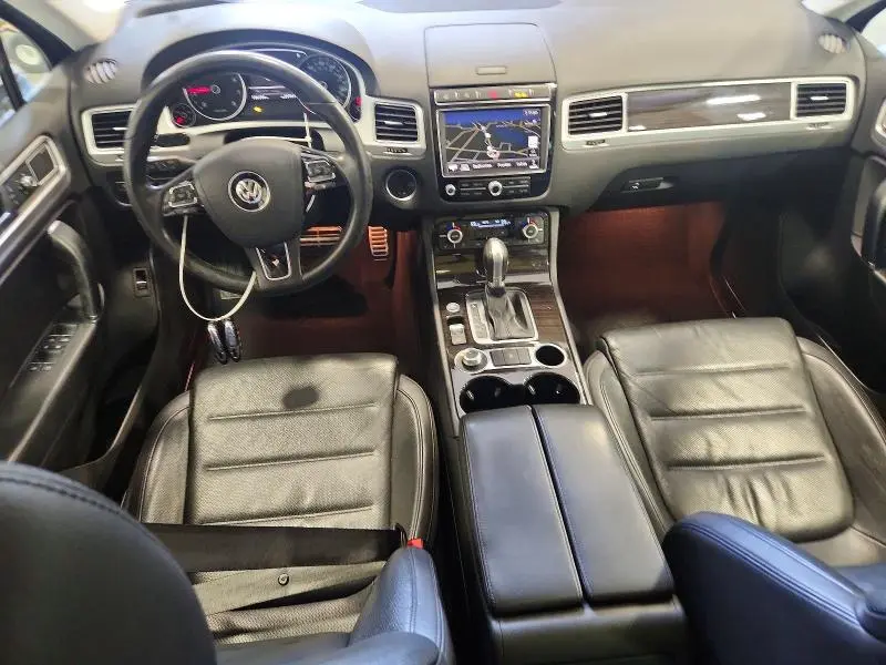 2017 VOLKSWAGEN TOUAREG EXECUTIVE  