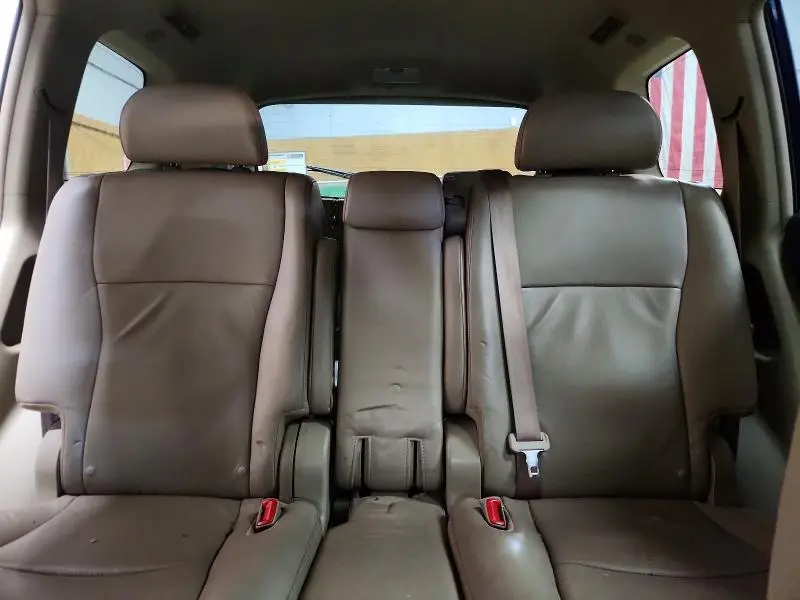 2013 TOYOTA HIGHLANDER SE  