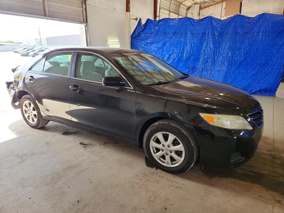 2011 TOYOTA CAMRY LE  