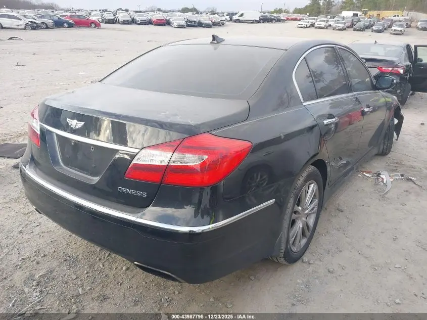 2013 HYUNDAI GENESIS 3.8