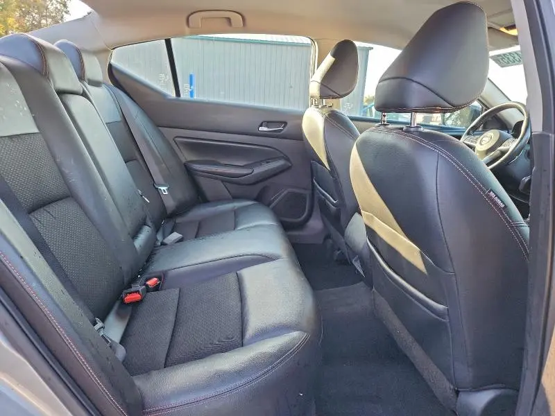 2021 NISSAN ALTIMA SR  