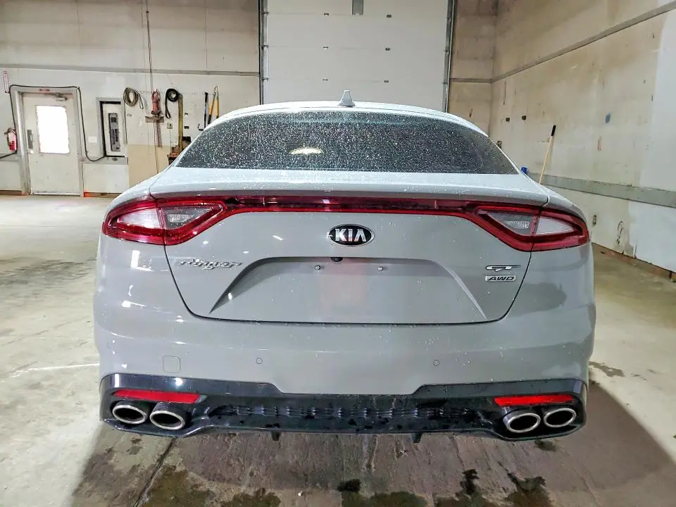 2019 KIA STINGER GT2  
