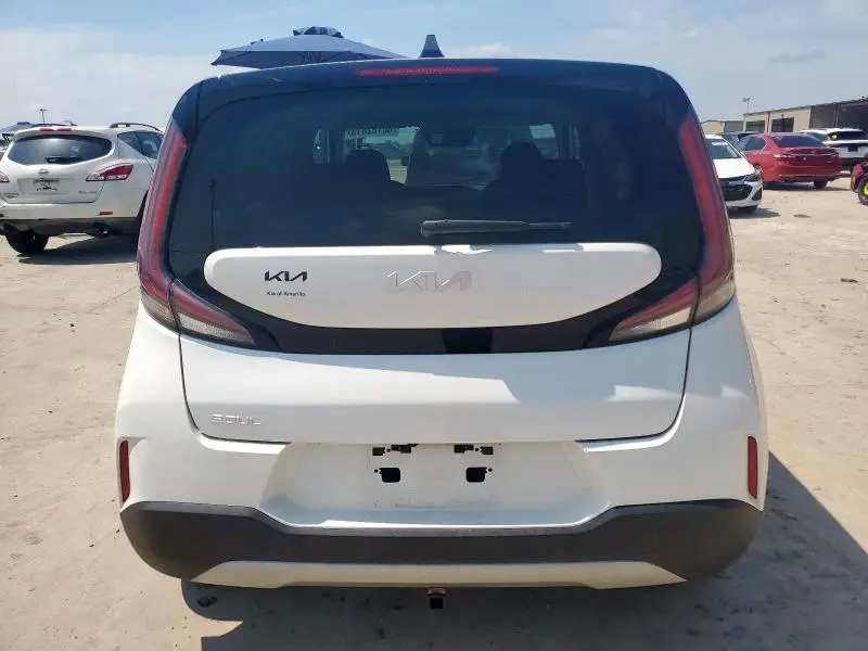 2024 KIA SOUL LX  