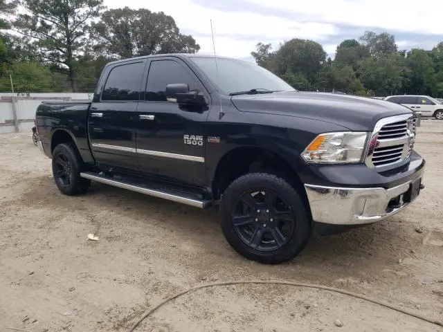 2016 RAM 1500 SLT