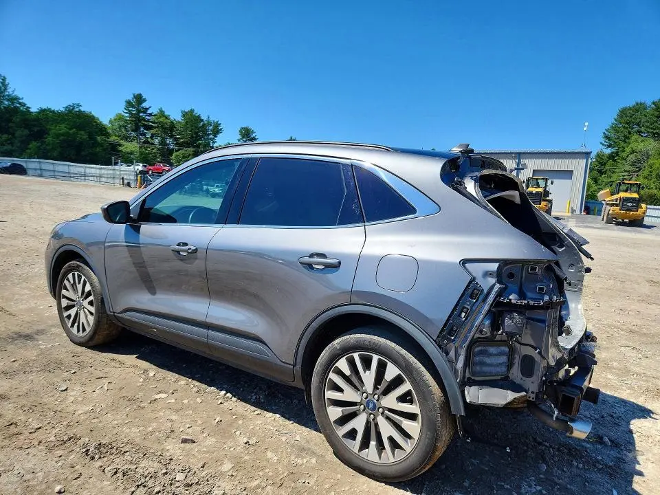 2022 FORD ESCAPE TITANIUM  