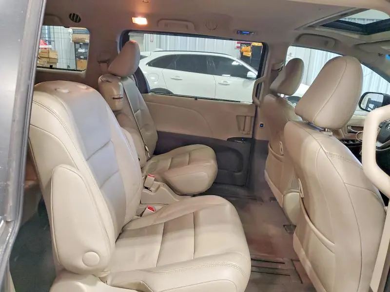 2017 TOYOTA SIENNA XLE 8-PASSENGER  