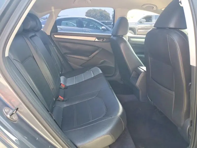 2014 VOLKSWAGEN PASSAT S  