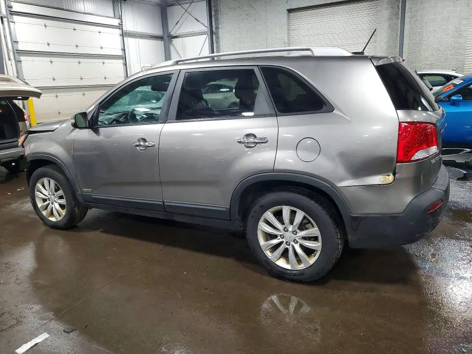 2011 KIA SORENTO LX  