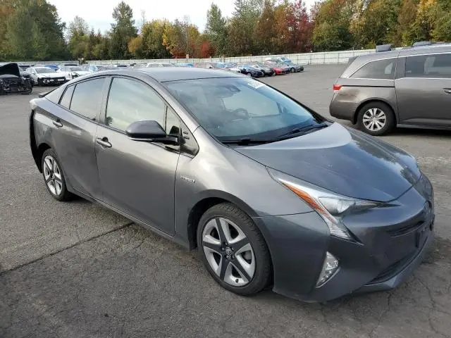 2016 TOYOTA PRIUS   