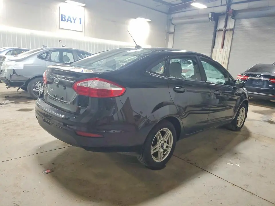 2017 FORD FIESTA SE  