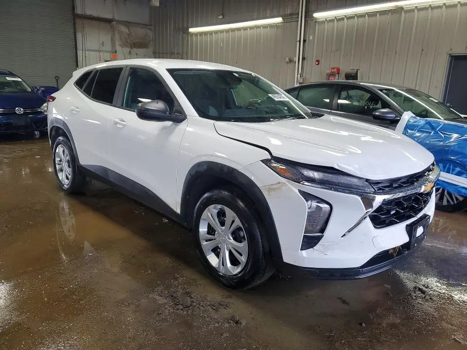 2025 CHEVROLET TRAX LS  