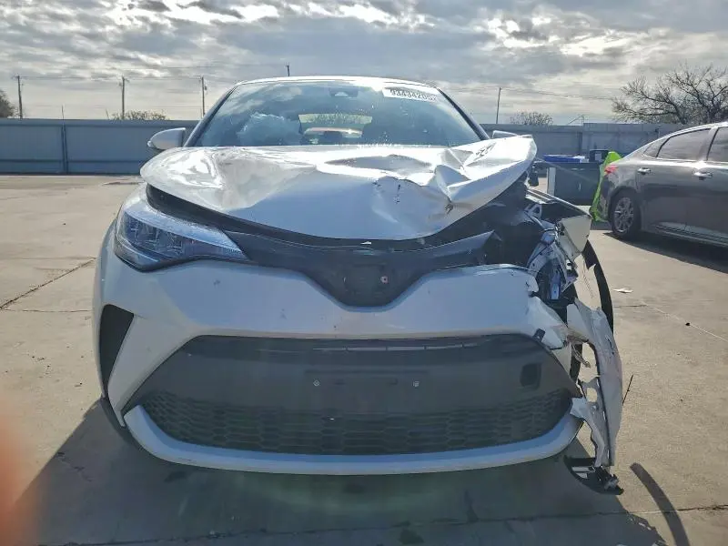 2021 TOYOTA C-HR XLE  