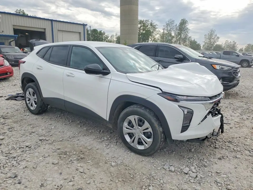 2024 CHEVROLET TRAX LS  