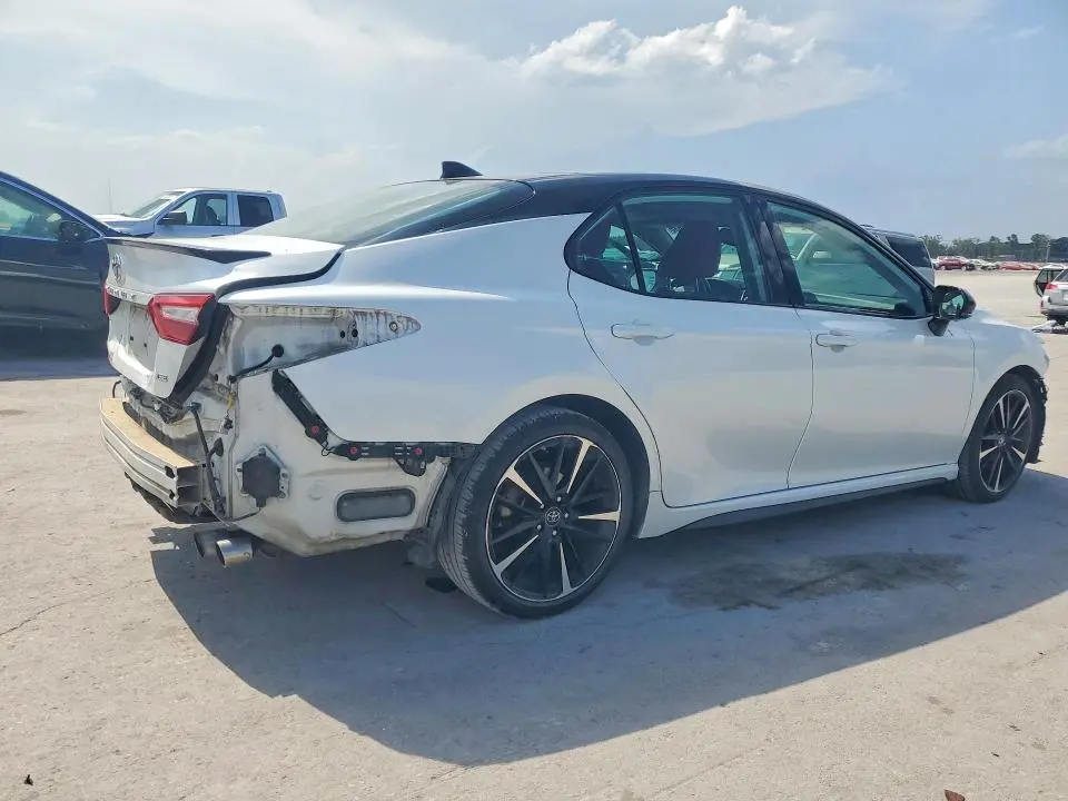 2019 TOYOTA CAMRY XSE  