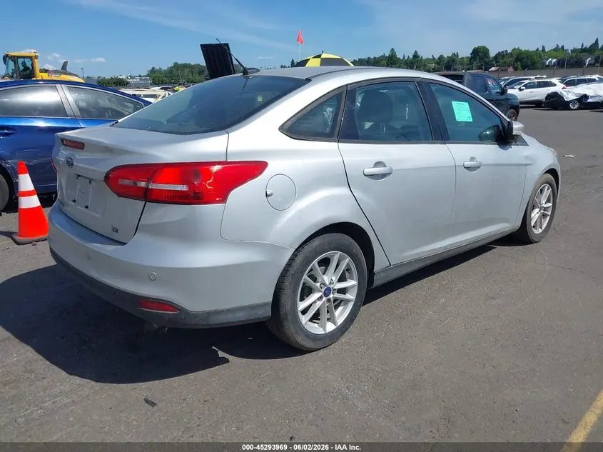 2015 FORD FOCUS SE