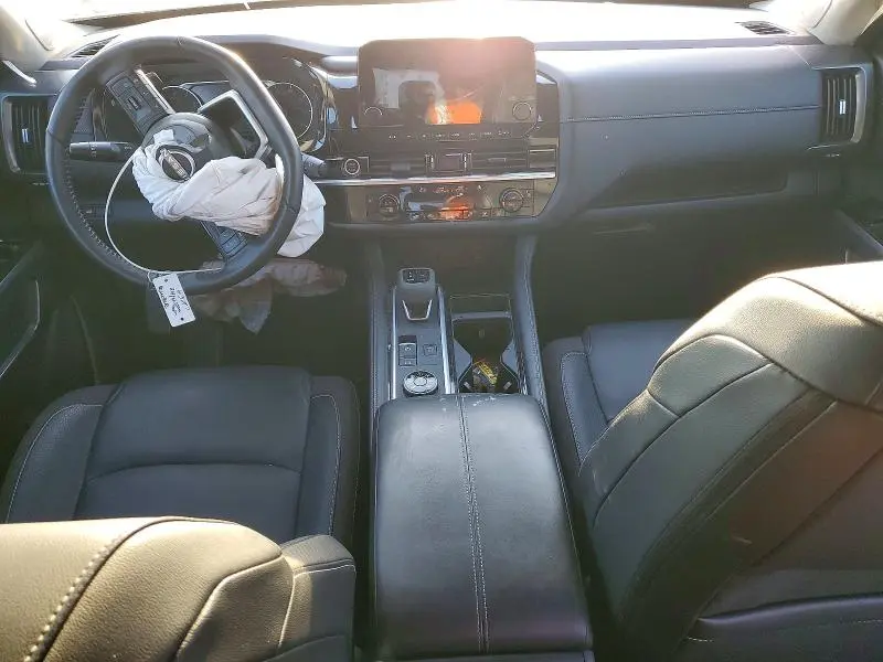 2024 NISSAN PATHFINDER SL  
