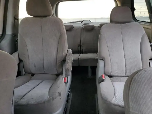 2012 KIA SEDONA LX  