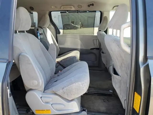 2012 TOYOTA SIENNA LE  