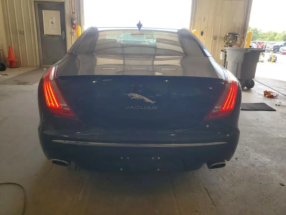 2015 JAGUAR XJ   