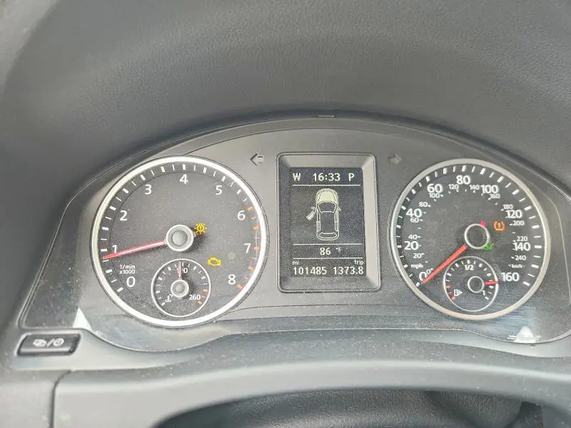 2015 VOLKSWAGEN TIGUAN S  