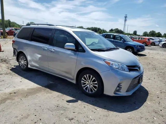 2020 TOYOTA SIENNA XLE 8-PASSENGER  