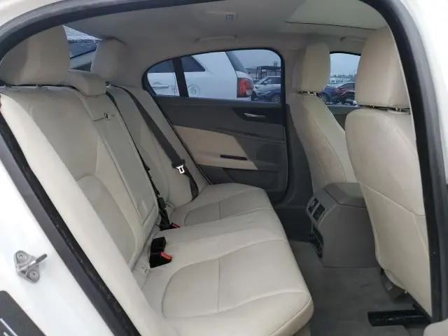 2017 JAGUAR XE PREMIUM  