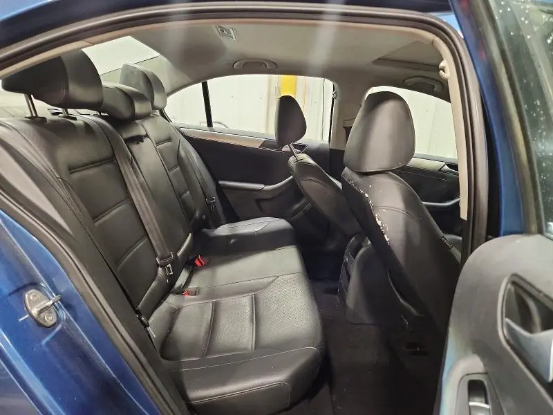 2016 VOLKSWAGEN JETTA SE  