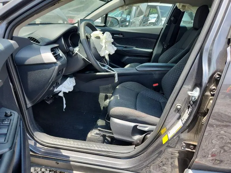2021 TOYOTA C-HR LE  