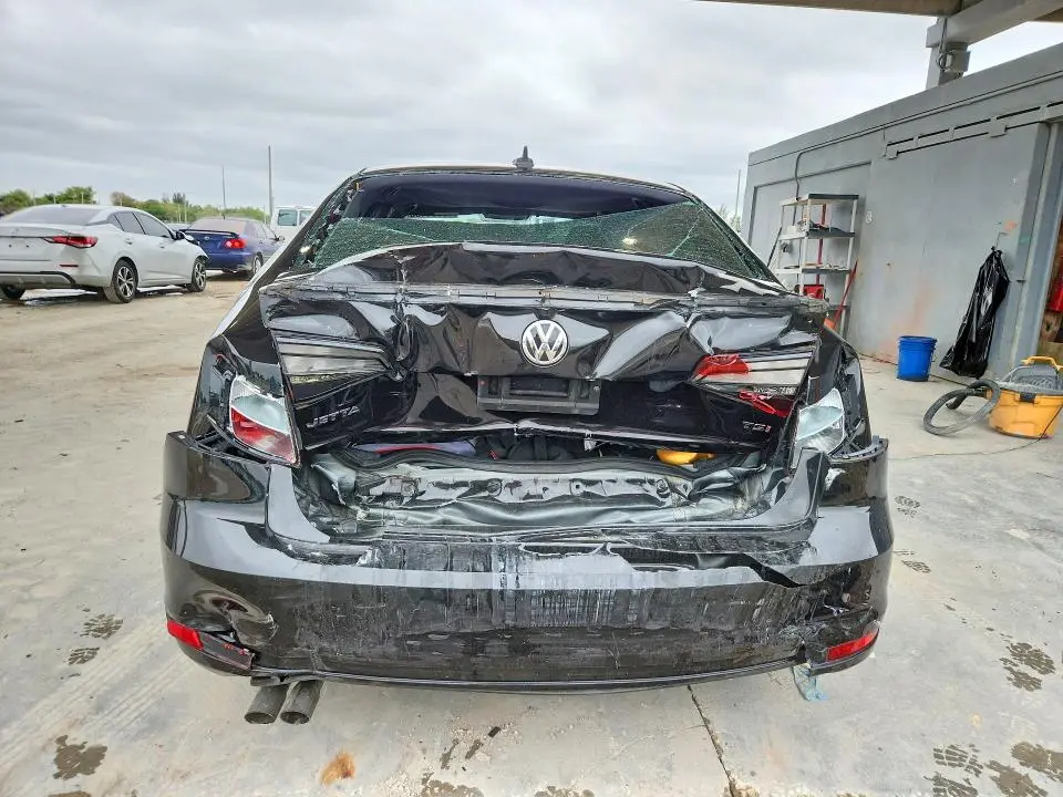 2016 VOLKSWAGEN JETTA SPORT  