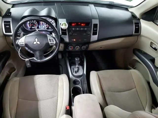 2010 MITSUBISHI OUTLANDER SE