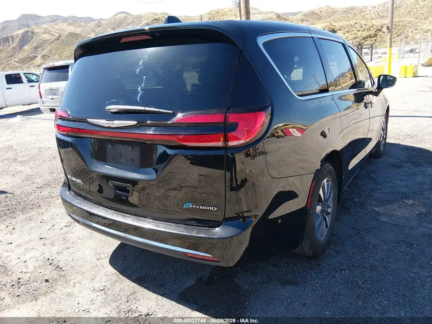 2023 CHRYSLER PACIFICA HYBRID TOURING L