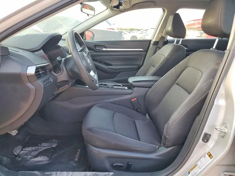 2021 NISSAN ALTIMA SV  