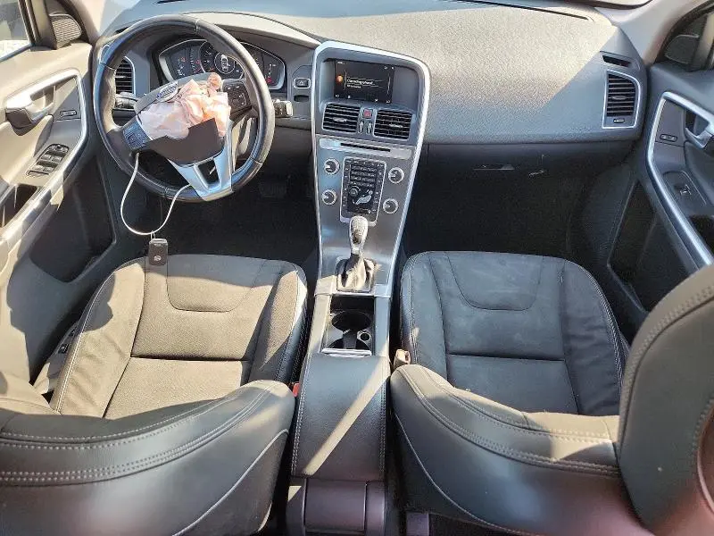 2015 VOLVO XC60 T5  