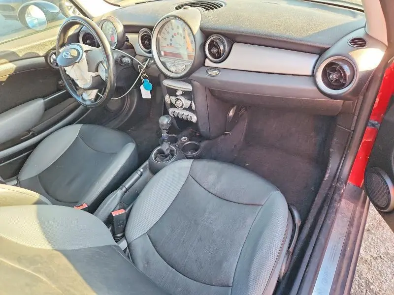 2010 MINI COOPER   