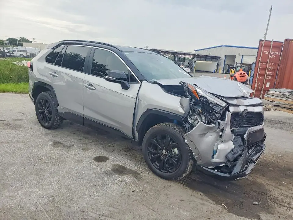 2025 TOYOTA RAV4 XSE  