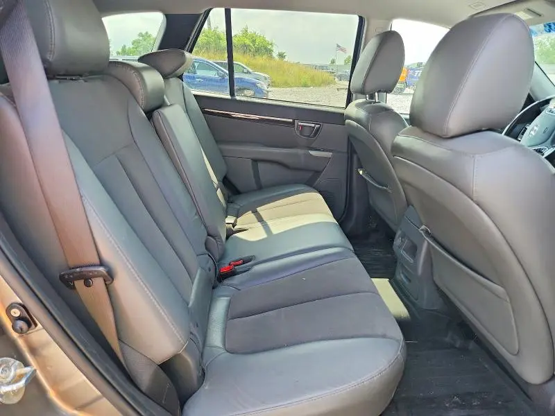 2011 HYUNDAI SANTA FE SE  