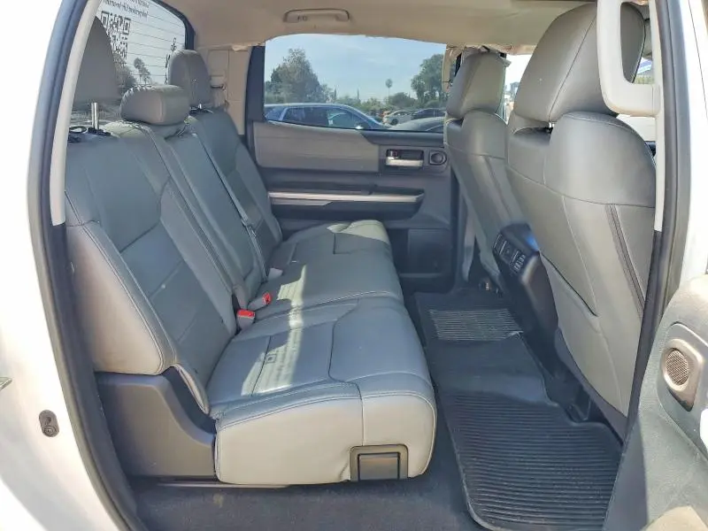 2015 TOYOTA TUNDRA CREWMAX LIMITED  
